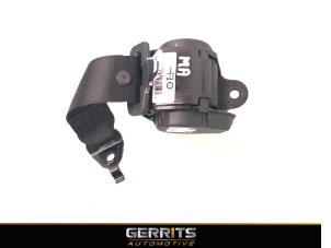 Gebruikte Veiligheidsgordel midden-achter BMW 3 serie (F30) 320d 2.0 16V EfficientDynamicsEdition Prijs € 38,48 Margeregeling aangeboden door Gerrits Automotive BV