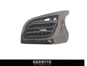 Gebruikte Luchtrooster Dashboard Citroen DS3 (SA) 1.6 VTi 120 16V Prijs € 27,48 Margeregeling aangeboden door Gerrits Automotive BV