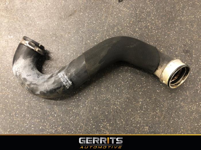 Gebruikte Intercooler Slang Mercedes B (W245) 2.0 B-200 16V Turbo Prijs € 27,48 Margeregeling aangeboden door Gerrits Automotive BV
