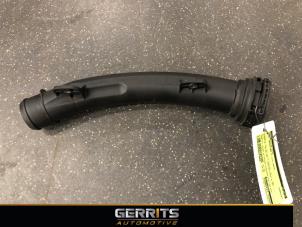 Gebruikte Intercooler Buis Opel Grandland (X) 1.2 Turbo 12V Prijs € 27,48 Margeregeling aangeboden door Gerrits Automotive BV