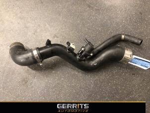 Gebruikte Intercooler Buis Kia Ceed Sportswagon (CDF) 1.0i T-GDi MHEV 12V Prijs € 164,98 Margeregeling aangeboden door Gerrits Automotive BV