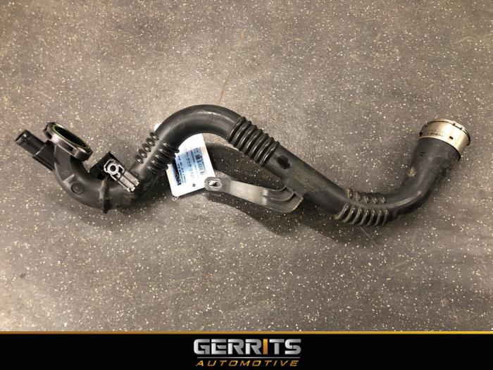 Gebruikte Intercooler Buis Renault Clio IV (5R) 0.9 Energy TCE 90 12V Prijs € 27,48 Margeregeling aangeboden door Gerrits Automotive BV