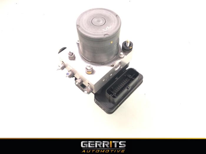 Gebruikte ABS Pomp Renault Clio V (RJAB) 1.0 TCe 100 12V Prijs € 192,48 Margeregeling aangeboden door Gerrits Automotive BV
