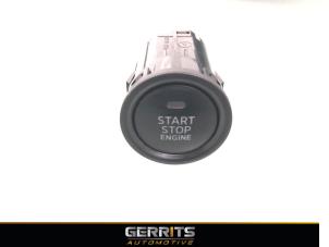 Gebruikte Start/Stop schakelaar Mazda CX-3 (DJ/DK) 2.0 SkyActiv-G 120 AWD Prijs € 19,99 Margeregeling aangeboden door Gerrits Automotive BV