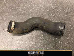 Gebruikte Intercooler Slang Volvo V70 (SW) 2.4 D 20V Prijs € 27,48 Margeregeling aangeboden door Gerrits Automotive BV