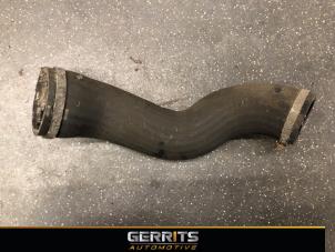 Gebruikte Intercooler Slang Volvo V70 (SW) 2.4 D 20V Prijs € 27,48 Margeregeling aangeboden door Gerrits Automotive BV