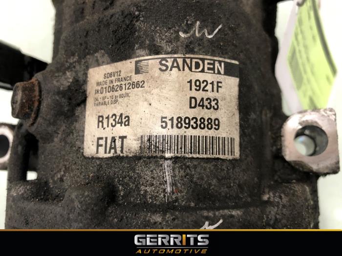 Aircopomp van een Opel Combo 1.3 CDTI 16V 2017