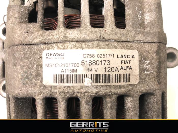 Dynamo van een Opel Combo 1.3 CDTI 16V 2017