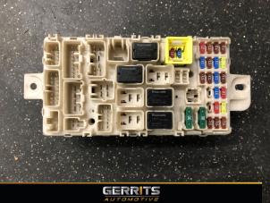 Gebruikte Zekeringkast Mitsubishi Space Star (A0) 1.2 12V Prijs € 109,98 Margeregeling aangeboden door Gerrits Automotive BV