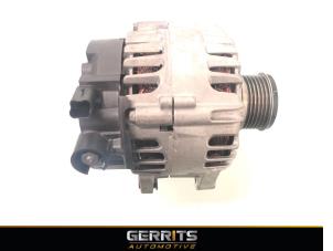 Gebruikte Dynamo Peugeot 2008 (UD/UK/UR/US/UX) 1.2 VTi 12V PureTech 130 Prijs € 219,98 Margeregeling aangeboden door Gerrits Automotive BV