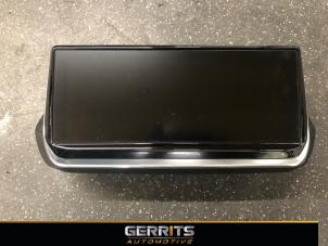 Gebruikte Navigatie Display Peugeot 2008 (UD/UK/UR/US/UX) 1.2 VTi 12V PureTech 130 Prijs € 349,99 Margeregeling aangeboden door Gerrits Automotive BV