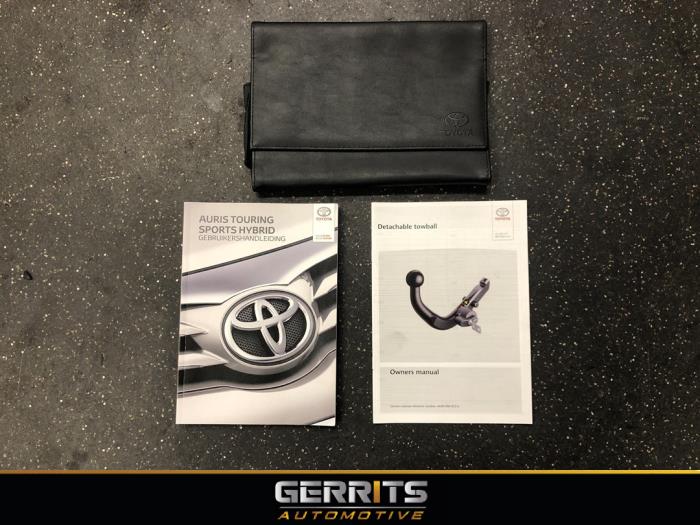 Instructie Boekje Toyota Auris
