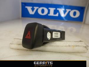 Gebruikte Gevarenlicht Schakelaar Volvo V60 I (FW/GW) 1.6 DRIVe Prijs € 19,99 Margeregeling aangeboden door Gerrits Automotive