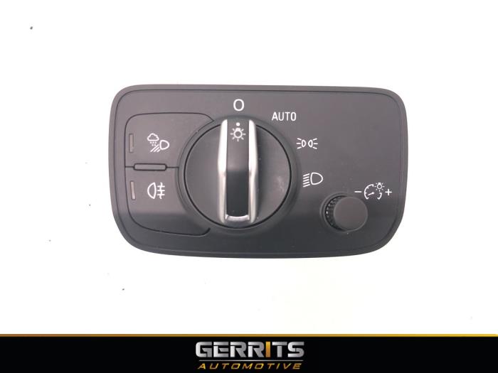 Gebruikte Licht Schakelaar Audi A3 Sportback (8VA/8VF) 1.5 TFSI 16V Prijs € 38,48 Margeregeling aangeboden door Gerrits Automotive BV