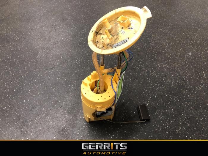 Gebruikte Tank element Pomp BMW X3 (F25) xDrive30d 24V Prijs € 131,98 Margeregeling aangeboden door Gerrits Automotive BV