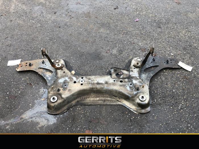 Gebruikte Subframe Opel Vivaro 1.9 DI Prijs € 133,08 Inclusief btw aangeboden door Gerrits Automotive BV