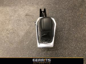Gebruikte Selectiehendel automaat Renault Clio V (RJAB) 1.6 E-Tech 140 16V Prijs € 137,48 Margeregeling aangeboden door Gerrits Automotive