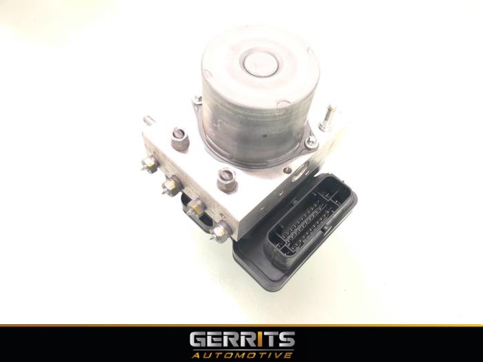 Gebruikte ABS Pomp Renault Clio V (RJAB) 1.6 E-Tech 140 16V Prijs € 299,99 Margeregeling aangeboden door Gerrits Automotive BV
