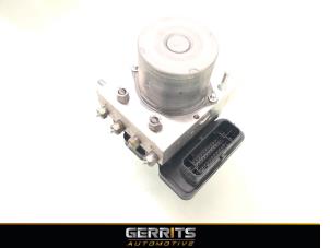 Gebruikte ABS Pomp Renault Clio V (RJAB) 1.6 E-Tech 140 16V Prijs € 299,99 Margeregeling aangeboden door Gerrits Automotive BV