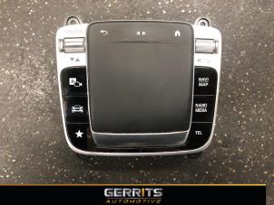 Gebruikte I-Drive knop Mercedes A (177.0) 2.0 A-250 Turbo 16V Prijs € 164,98 Margeregeling aangeboden door Gerrits Automotive