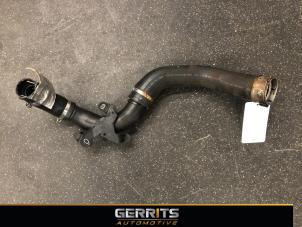 Gebruikte Intercooler Slang Dacia Logan MCV II/Sandero Wagon (7S) 0.9 TCE 12V Prijs € 32,98 Margeregeling aangeboden door Gerrits Automotive BV