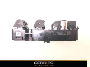 Gebruikte Elektrisch Raam Schakelaar Ford Mondeo V Wagon 1.5 TDCi Prijs € 60,48 Margeregeling aangeboden door Gerrits Automotive BV