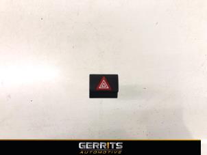 Gebruikte Alarmlicht Schakelaar Citroen C4 Picasso (3D/3E) 1.6 e-HDi 115 Prijs € 21,98 Margeregeling aangeboden door Gerrits Automotive