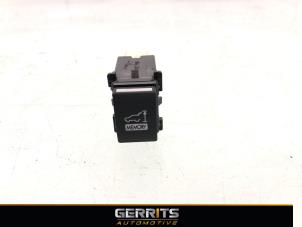 Gebruikte Schakelaar Subaru Forester (SJ) 2.0 16V X Prijs € 38,48 Margeregeling aangeboden door Gerrits Automotive BV