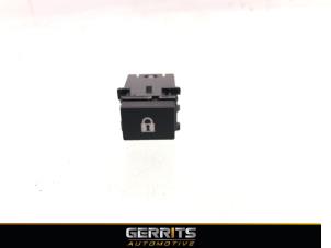 Gebruikte Schakelaar Subaru Forester (SJ) 2.0 16V X Prijs € 38,48 Margeregeling aangeboden door Gerrits Automotive BV