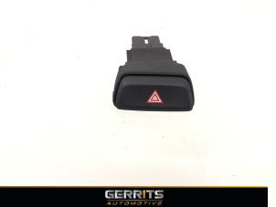 Gebruikte Alarmlicht Schakelaar Kia Picanto (TA) 1.0 12V Prijs € 21,98 Margeregeling aangeboden door Gerrits Automotive