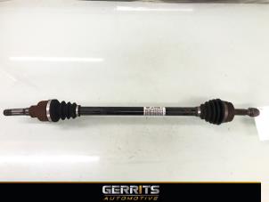 Gebruikte Aandrijfas rechts-voor Peugeot 208 I (CA/CC/CK/CL) 1.2 Vti 12V PureTech 82 Prijs € 43,98 Margeregeling aangeboden door Gerrits Automotive BV