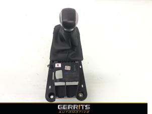 Gebruikte Versnellingspook Peugeot 208 I (CA/CC/CK/CL) 1.2 Vti 12V PureTech 82 Prijs € 54,98 Margeregeling aangeboden door Gerrits Automotive BV