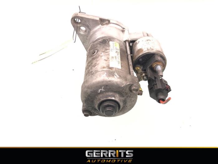 Startmotor van een Volkswagen Polo V (6R) 1.2 TDI 12V BlueMotion 2010