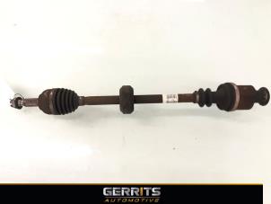 Gebruikte Aandrijfas rechts-voor Renault Twingo II (CN) 1.2 16V Prijs € 21,98 Margeregeling aangeboden door Gerrits Automotive BV