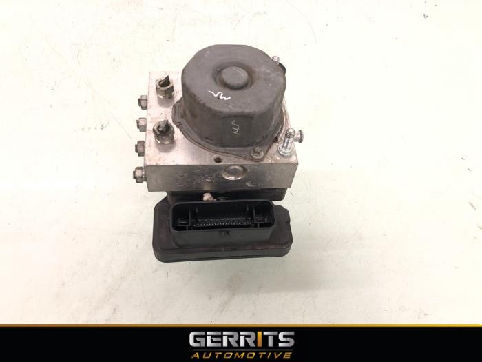 Gebruikte ABS Pomp Peugeot 108 1.0 12V Prijs € 149,99 Margeregeling aangeboden door Gerrits Automotive BV