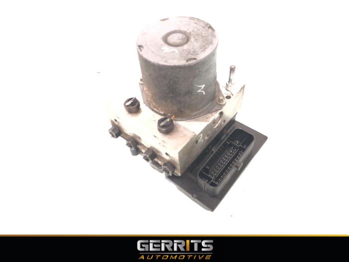 Gebruikte ABS Pomp Audi A4 Cabrio (B7) 3.2 FSI V6 24V Quattro Prijs € 109,98 Margeregeling aangeboden door Gerrits Automotive BV