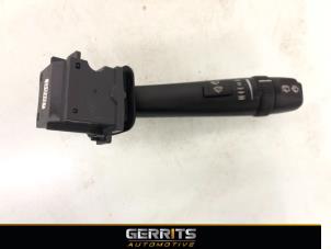 Gebruikte Ruitenwis Schakelaar Volvo V70 (SW) 2.4 20V 170 Prijs € 24,99 Margeregeling aangeboden door Gerrits Automotive BV