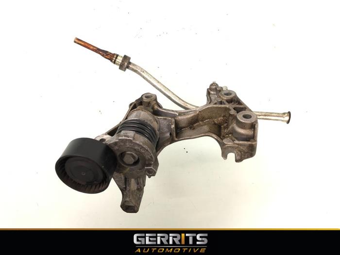 Gebruikte Dynamosteun boven Renault Captur I (2R) 1.2 TCE 16V EDC Prijs € 49,99 Margeregeling aangeboden door Gerrits Automotive BV