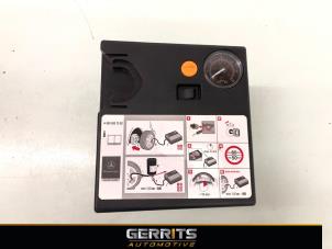 Gebruikte Compressor Mercedes S (W221) 3.5 S-400 24V BlueHybrid Prijs € 54,98 Margeregeling aangeboden door Gerrits Automotive BV