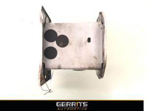 Gebruikte Frontdeel steun Kia Cee'd (EDB5) 1.6 CRDi 16V Prijs € 27,48 Margeregeling aangeboden door Gerrits Automotive BV