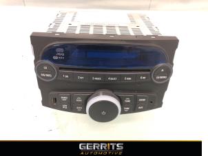 Gebruikte Radio CD Speler Chevrolet Spark (M300) 1.0 16V Bifuel Prijs € 199,99 Margeregeling aangeboden door Gerrits Automotive