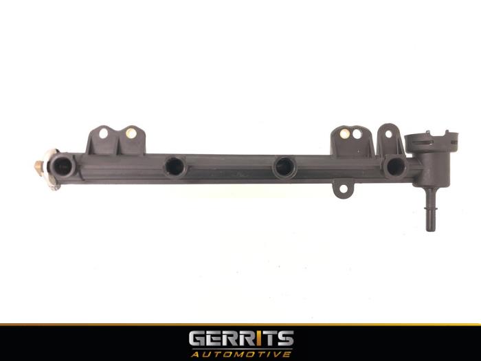 Gebruikte Injector brug Volvo V40 (VW) 2.0 16V T4 Prijs € 38,48 Margeregeling aangeboden door Gerrits Automotive BV