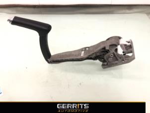 Gebruikte Handremhendel Ford Focus 3 Wagon 1.0 Ti-VCT EcoBoost 12V 125 Prijs € 54,98 Margeregeling aangeboden door Gerrits Automotive BV