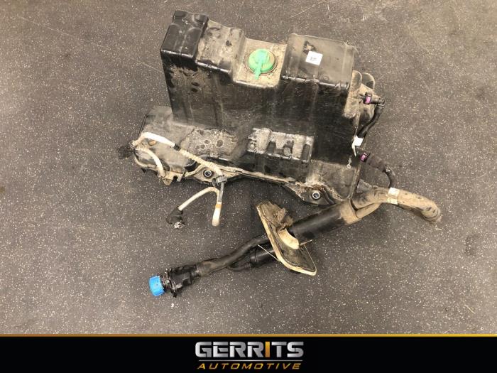 Gebruikte Ureumreservoir Renault Master III (EV/HV/UV/VA/VB/VD/VF/VG/VJ) 2.3 dCi 150 16V FWD Prijs € 967,99 Inclusief btw aangeboden door Gerrits Automotive BV