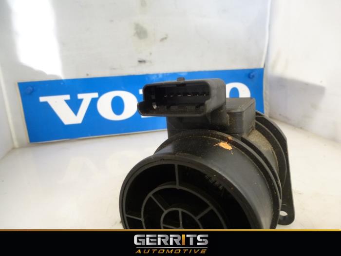 Luchtmassameter van een Volvo V40 (VW) 1.9 D 2003