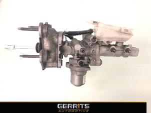 Gebruikte Hoofdremcilinder Renault Zoé (AG) 46kW Prijs € 149,99 Margeregeling aangeboden door Gerrits Automotive BV