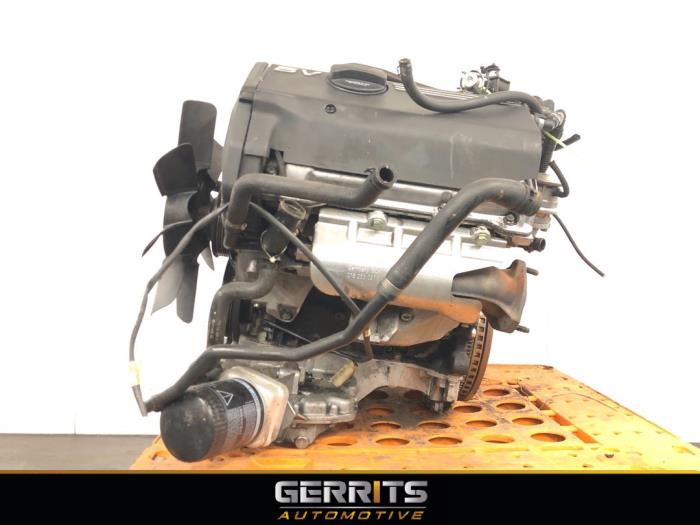 Motor van een Audi A6 (C5) 2.4 V6 30V 1999