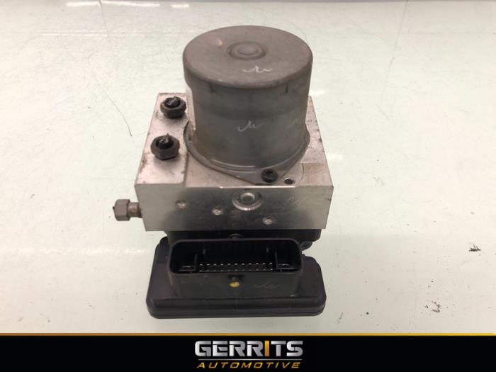 Gebruikte ABS Pomp Hyundai i20 1.2i 16V Prijs € 74,99 Margeregeling aangeboden door Gerrits Automotive BV