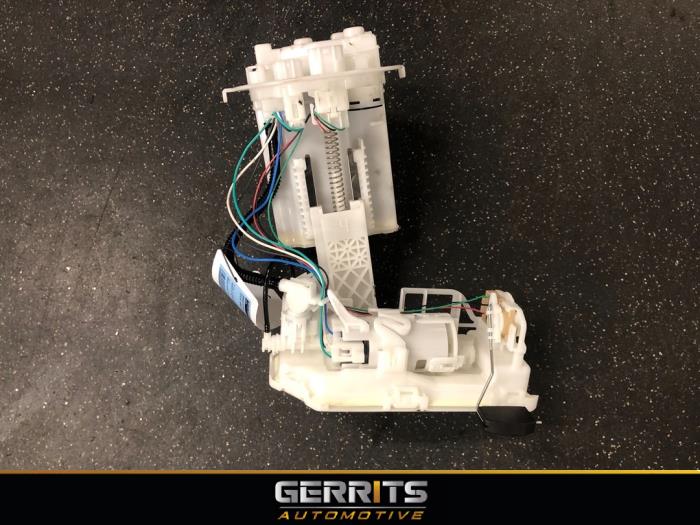 Gebruikte Tank element Pomp Toyota Corolla Cross 2.0 VVT-i 16V Hybrid 200 Prijs € 399,99 Margeregeling aangeboden door Gerrits Automotive BV