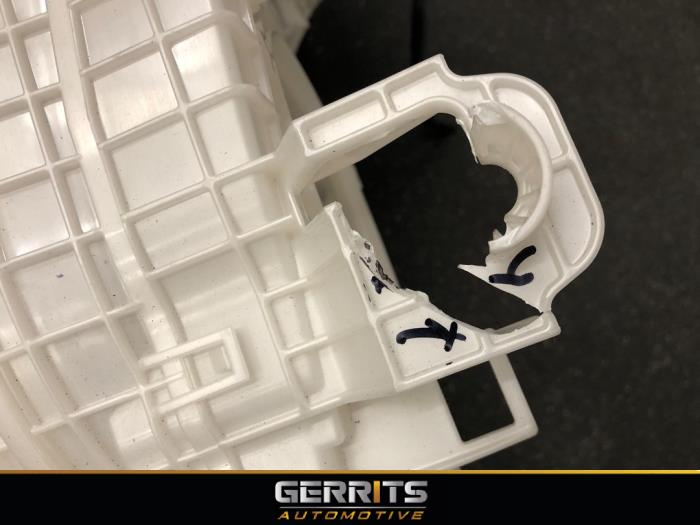 Kachelhuis van een Toyota Corolla Cross 2.0 VVT-i 16V Hybrid 200 2022